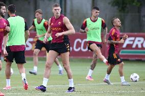 CALCIO - UEFA Europa League - AS Roma - Training and Press Conference