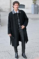 PFW Tom Ford Outside Arrivals