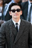 PFW Tom Ford Outside Arrivals