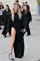 PFW Tom Ford Outside Arrivals