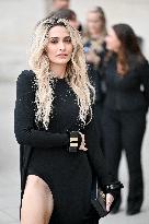 PFW Tom Ford Outside Arrivals