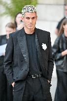 PFW Tom Ford Outside Arrivals