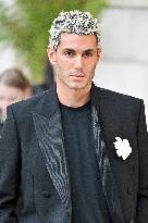 PFW Tom Ford Outside Arrivals