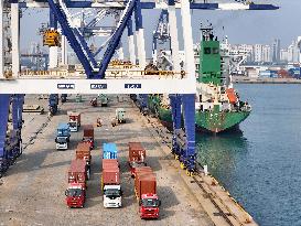 The Cargo Throughput of Chinese Ports