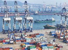 The Cargo Throughput of Chinese Ports