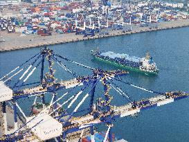 The Cargo Throughput of Chinese Ports