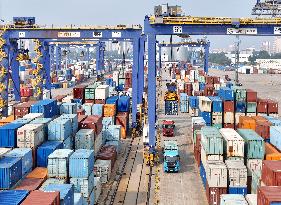 The Cargo Throughput of Chinese Ports