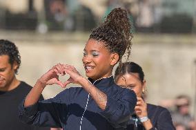 PFW - Christian Dior Outside Arrivals