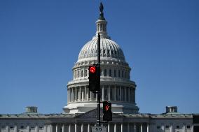 US Government Enters Shutdown After Last-Ditch Vote Fails in Senate