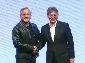 Fujitsu President Tokita and Nvidia CEO Huang
