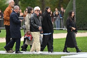 PFW Loewe Outside Arrivals