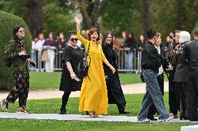 PFW Loewe Outside Arrivals