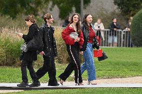 PFW Loewe Outside Arrivals