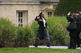 PFW Loewe Outside Arrivals