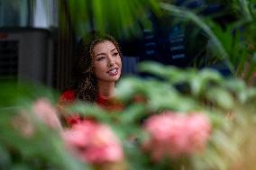 Alexander Albon And Girlfriend Lily Muni He At Singapore Grand Prix