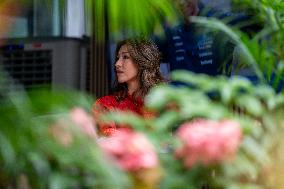 Alexander Albon And Girlfriend Lily Muni He At Singapore Grand Prix