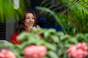 Alexander Albon And Girlfriend Lily Muni He At Singapore Grand Prix