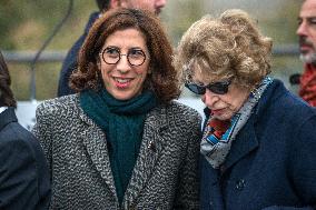 Inauguration of The Place Du Pont Neuf Christo and Jeanne Claude - Paris