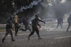 Protesters Clash With Police At General Strike - Milan