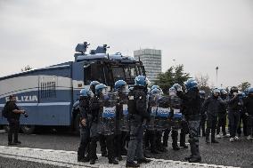 Protesters Clash With Police At General Strike - Milan
