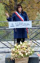 Inauguration of The Place Du Pont Neuf Christo and Jeanne Claude - Paris