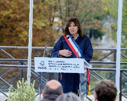 Inauguration of The Place Du Pont Neuf Christo and Jeanne Claude - Paris