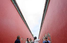 Tourists Visit the Palace Museum - Beijing