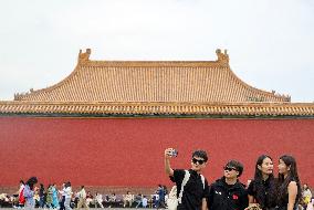 Tourists Visit the Palace Museum - Beijing