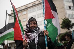 Protests Against The Presence Of Former Israeli PM In La Toja - Spain