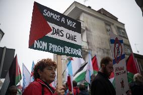 Protests Against The Presence Of Former Israeli PM In La Toja - Spain