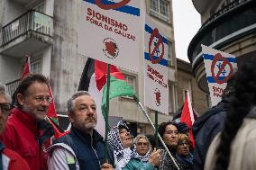 Protests Against The Presence Of Former Israeli PM In La Toja - Spain