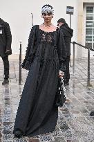 PFW Ann Demeulemeester Outside Arrivals