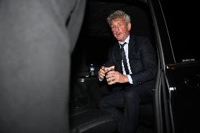PFW - Sean Penn Leaves Sienna Restaurant