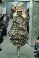 PFW - Comme Des Garcons Runway