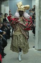 PFW - Comme Des Garcons Runway