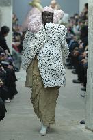 PFW - Comme Des Garcons Runway