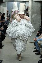 PFW - Comme Des Garcons Runway