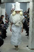 PFW - Comme Des Garcons Runway