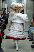 PFW - Comme Des Garcons Runway