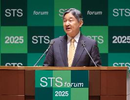 Emperor attends science forum in Kyoto