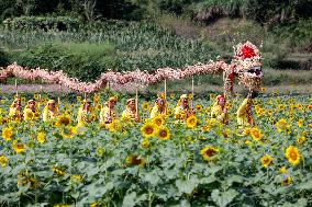 Straw-Woven Dragon Performance - China