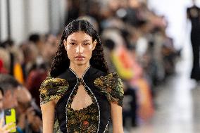 Runway Ottolinger Womenswear - PFW