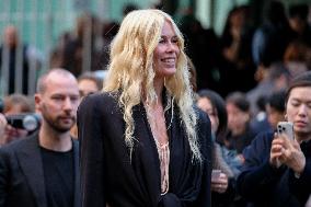 PFW - Chloe Outside Arrivals