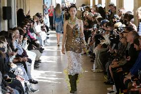 PFW - Shuting Qiu Runway