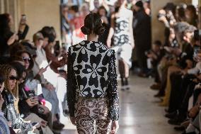 PFW - Shuting Qiu Runway