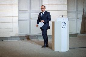Announcement of The New Government - Paris