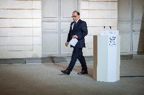 Announcement of The New Government - Paris