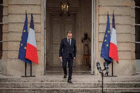 Statement by French outgoing Prime Minister Sebastien Lecornu after resignation - Paris