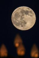 Mid-Autumn Festival Round Moon