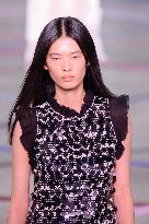 PFW - Shiatzy Chen Runway